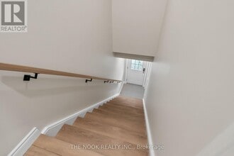 315 Aldred Dr in Port Perry, ON - Building Photo - Building Photo