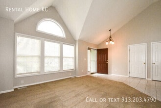 15246 S Acuff Ln in Olathe, KS - Building Photo - Building Photo