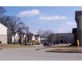 Oak Meadow Apartments in North Vernon, IN - Building Photo - Building Photo