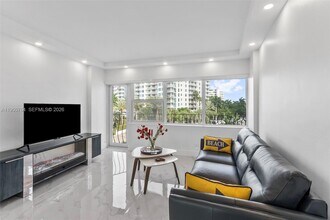 3250 NE 28th St in Fort Lauderdale, FL - Building Photo - Building Photo