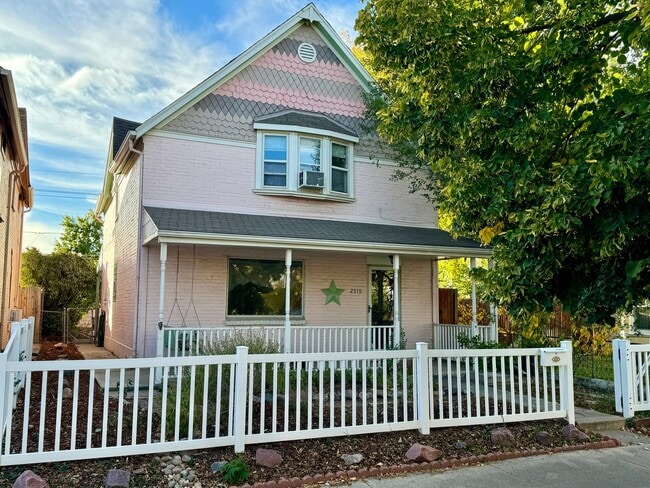 property at 2519 S Acoma St