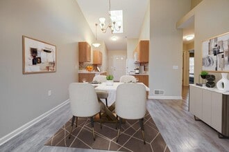 Villas of Victor and Regency Townhomes in Victor, NY - Foto de edificio - Building Photo