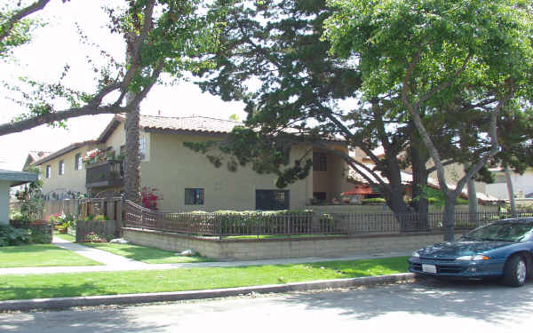 4354-4370 Howard Ave in Los Alamitos, CA - Building Photo - Building Photo