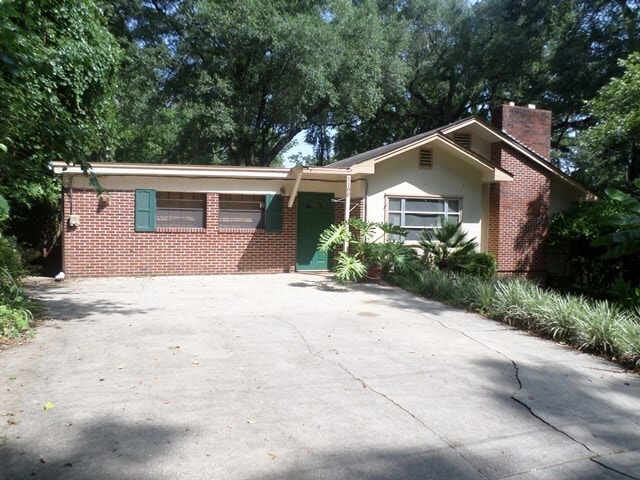 property at 1100 San Luis Rd