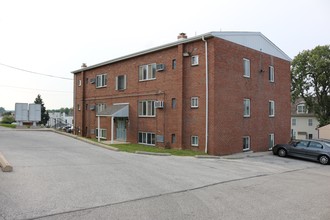 Bridgeport Plaza in Bridgeport, PA - Building Photo - Building Photo