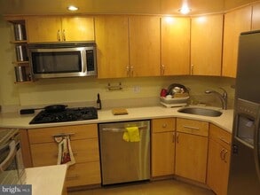 1413 Northgate Square in Reston, VA - Building Photo - Building Photo