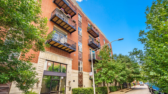 property at 2342 W Bloomingdale Ave