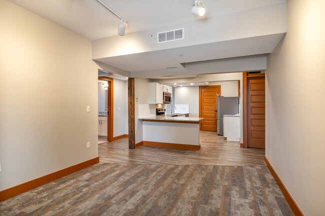 Gothic Apartments in Akron, OH - Building Photo - Interior Photo