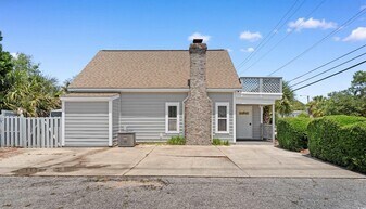 605 17th Ave S in North Myrtle Beach, SC - Building Photo
