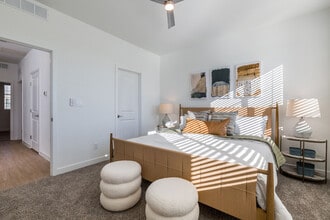 The Charlie ABQ in Albuquerque, NM - Foto de edificio - Building Photo