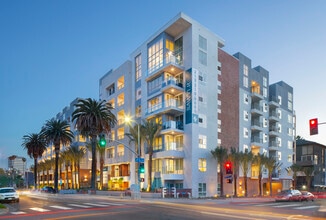 Sawyer in Los Angeles, CA - Foto de edificio - Building Photo