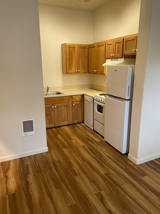260 W 6th Ave in Eugene, OR - Building Photo