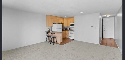 2500 S York St, Unit 310 in Denver, CO - Building Photo - Building Photo