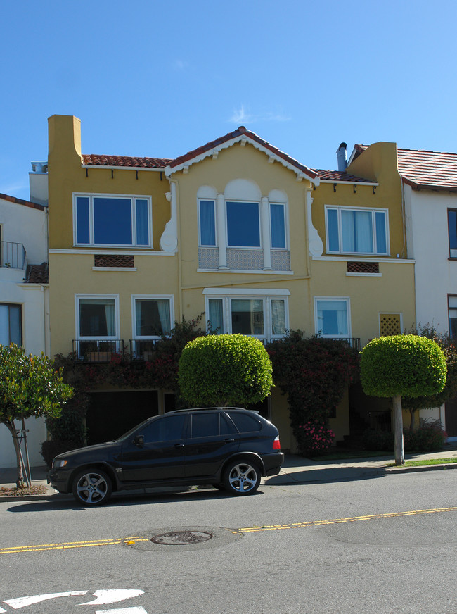 106 Cervantes Blvd in San Francisco, CA - Building Photo - Building Photo