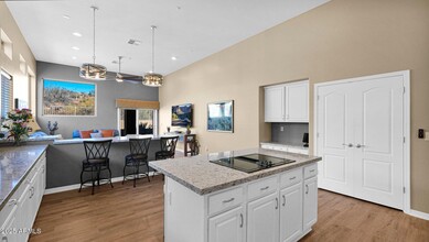 11516 E Ranch Gate Rd in Scottsdale, AZ - Foto de edificio - Building Photo