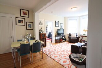 30 Addington Rd, Unit 3 in Brookline, MA - Foto de edificio - Building Photo