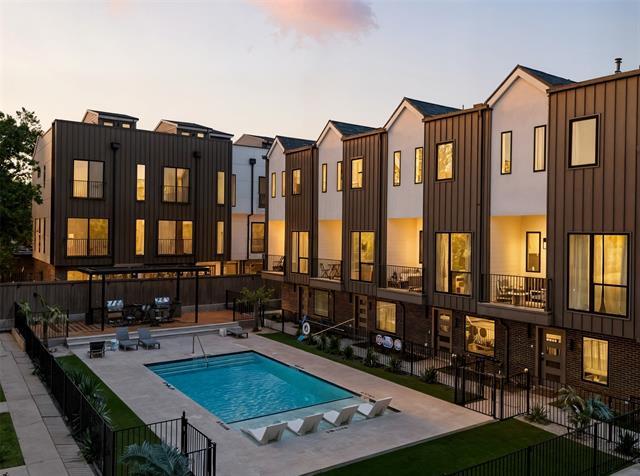 property at 1902 N Carroll Ave