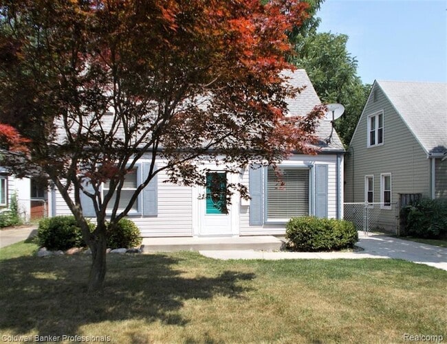 2205 E 10 Mile Rd in Royal Oak, MI - Building Photo - Building Photo