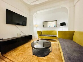 Furnished room/NOT APARTMENT in Brooklyn, NY - Building Photo - Building Photo