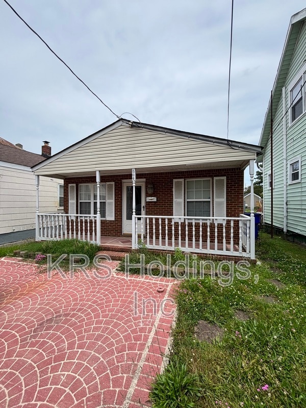 property at 806 Whitehead Ave