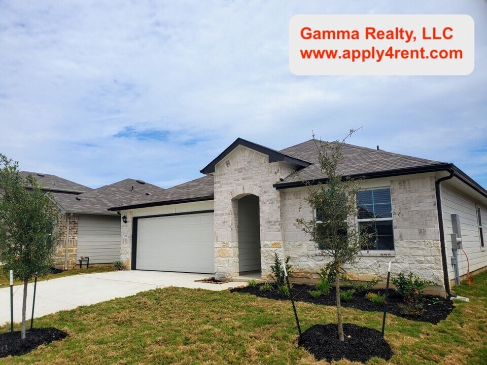 857 Peccary Pl in Seguin, TX - Foto de edificio
