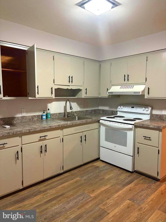 property at 2-47-UNI2 Bridge St