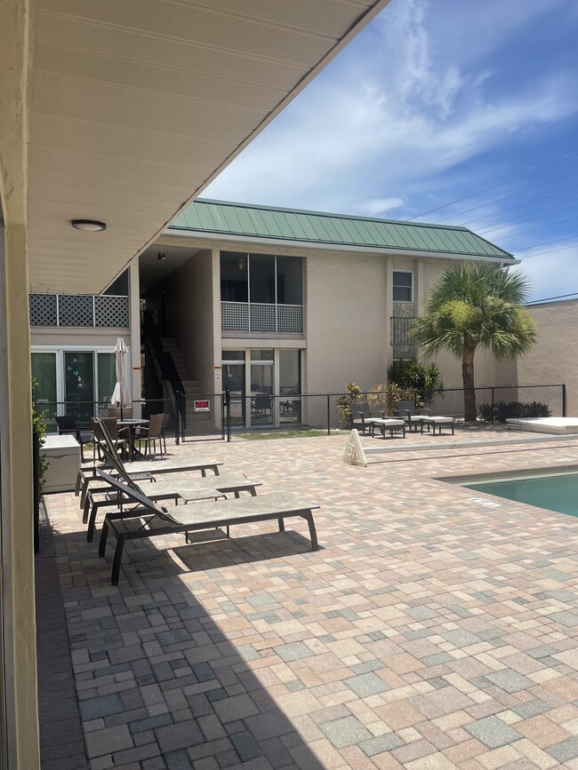 property at 3907 Del Prado Blvd S