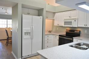 28760 Diamond Dr-Unit -202 in Bonita Springs, FL - Foto de edificio - Building Photo