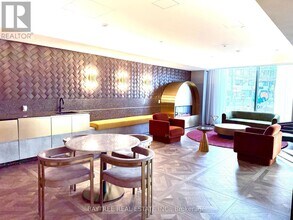 5 Lakeview Ave in Toronto, ON - Building Photo - Building Photo