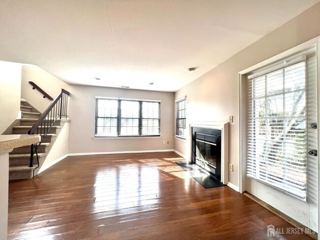 111 Longfield Ct in East Brunswick, NJ - Building Photo - Building Photo