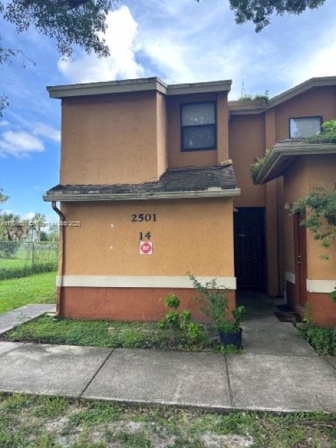 2501 NW 56th Ave in Lauderhill, FL - Building Photo - Building Photo