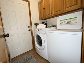 1405 Ridgemoor Ln in Richardson, TX - Foto de edificio - Building Photo