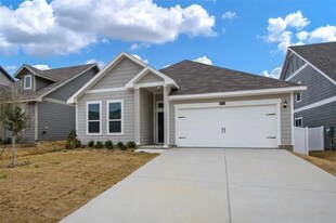 1613 Abbottsford Ave in Aubrey, TX - Building Photo