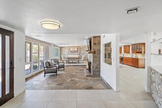 140 E Magee Rd in Tucson, AZ - Building Photo - Building Photo