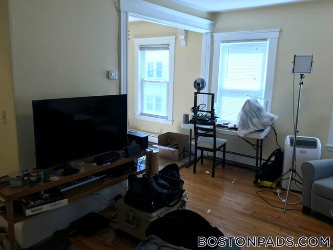 7 Craigie Terrace, Unit 2 in Somerville, MA - Building Photo - Building Photo