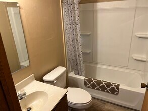 1652 Barney Bass Rd in Frostproof, FL - Foto de edificio - Building Photo