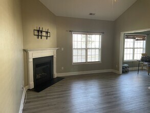 213 Emerald Ridge Rd in Jacksonville, NC - Building Photo - Building Photo