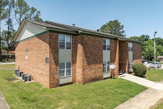 Cedar Manor Apartments in Jonesboro, AR - Building Photo - Building Photo