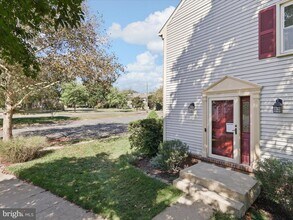 6307 Trevilian Pl in Centreville, VA - Building Photo - Building Photo