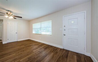 1310 Robin Hood Ln in Dunedin, FL - Building Photo - Building Photo