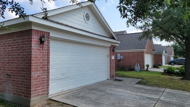 7211 Foxwalk Ln in Humble, TX - Building Photo - Building Photo