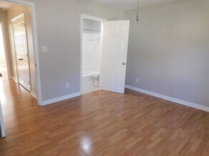 8221 Pineville-Matthews Rd in Charlotte, NC - Building Photo - Building Photo