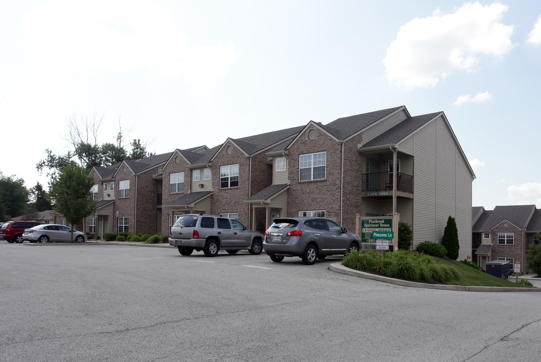 Pinebrook & Library Park Apartments in Greenwood, IN - Foto de edificio