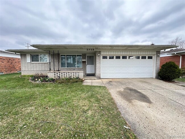 property at 2759 Saratoga Dr
