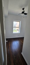 2745 W Belmont Ave, Unit 1 in Chicago, IL - Foto de edificio - Building Photo