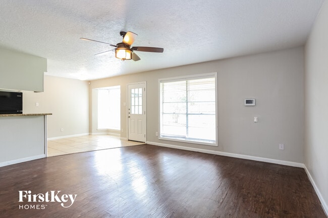 2111 Savanna Ct N in League City, TX - Building Photo - Building Photo