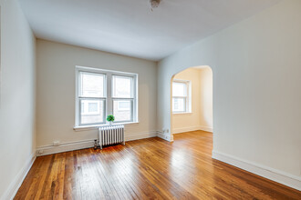 2222 Harriet Ave S in Minneapolis, MN - Building Photo - Interior Photo