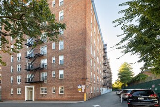 Valerie Arms Apartment in Little Neck, NY - Building Photo - Building Photo