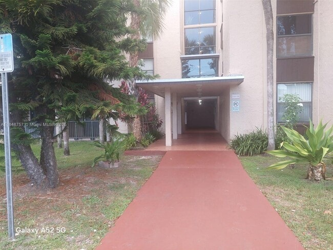 property at 14421 N Kendall Dr