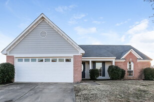 4241 Meadow Creek Dr in Horn Lake, MS - Building Photo